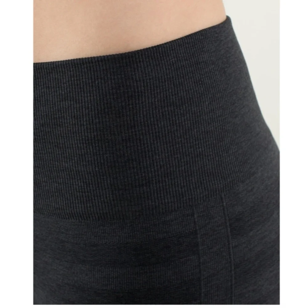 LULULEMON In The Flow Crop Stripe Black Size 8